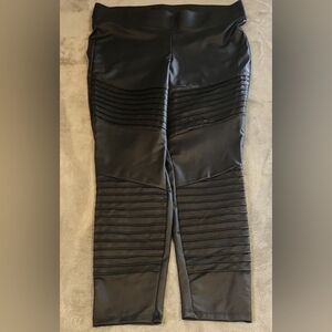 TORRID LADIES WOMENS SIZE 1 or 14/16 BLACK FAUX LEATHER LEGGINGS PANTS